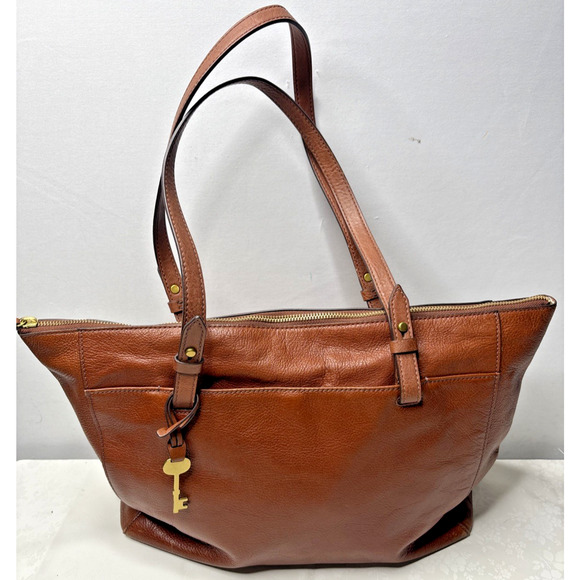 Fossil Brown Leather Zip-Top Tote Bag – Brass Key Charm Shoulder Purse - Picture 4 of 9